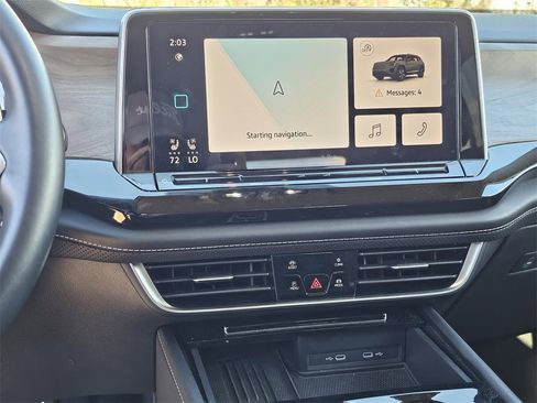 Used 2025 Volkswagen Atlas SE image 9