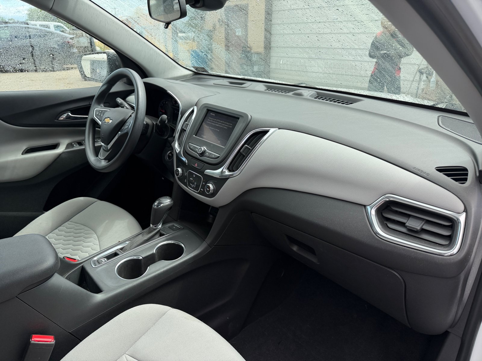 Used 2020 Chevrolet Equinox LS w/ LPO, Floor Liner Package AWD/4WD image 16