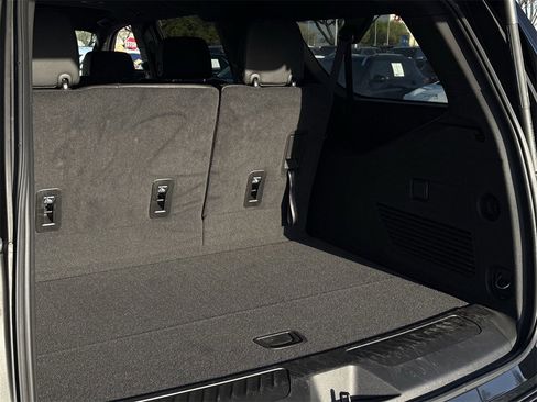 Certified 2024 Chevrolet Suburban LT image 25