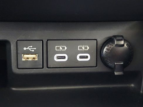 Used 2023 Toyota Highlander XLE AWD/4WD image 24