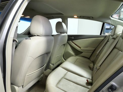 Used 2007 Nissan Altima 3.5 SE w/ XM Premium Pkg image 14
