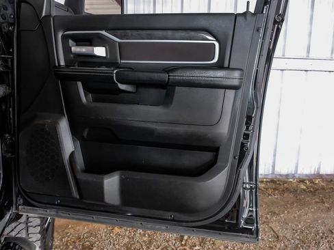 Used 2024 RAM 3500 Big Horn image 46