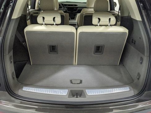 Used 2020 Cadillac XT6 Premium Luxury FWD image 33