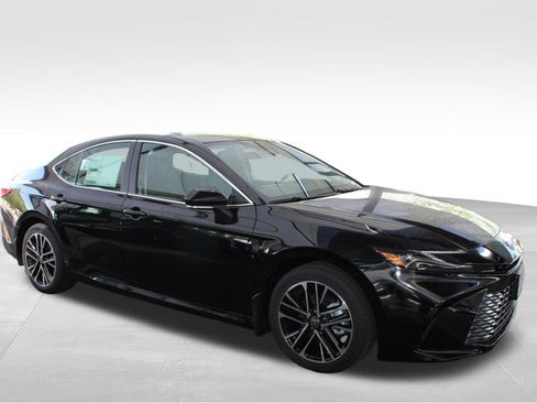 New 2026 Toyota Camry XLE FWD image 17