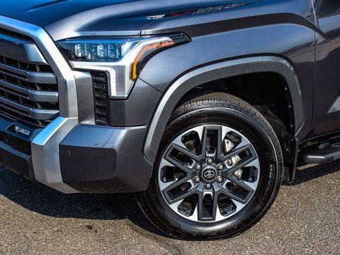 Used 2025 Toyota Tundra Limited AWD/4WD image 42
