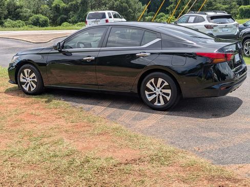 Used 2020 Nissan Altima 2.5 S FWD image 4