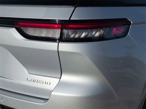 New 2025 Jeep Grand Cherokee Laredo X image 12
