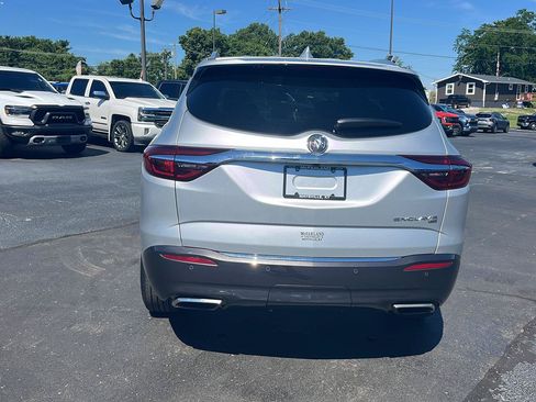 Used 2019 Buick Enclave Essence AWD/4WD image 4