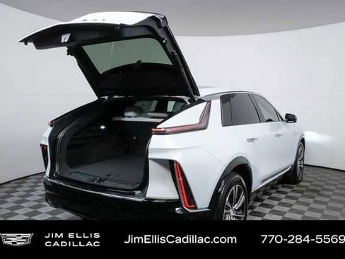 New 2026 Cadillac Lyriq Premium Luxury image 27