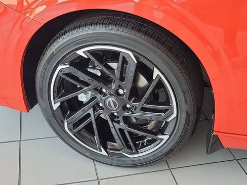 New 2026 Nissan Sentra SR w/ Floor Mat Package FWD image 14