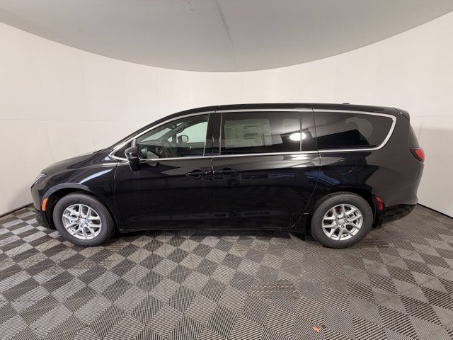 New 2027 Chrysler Pacifica Select w/ Family Tech Group FWD image 5