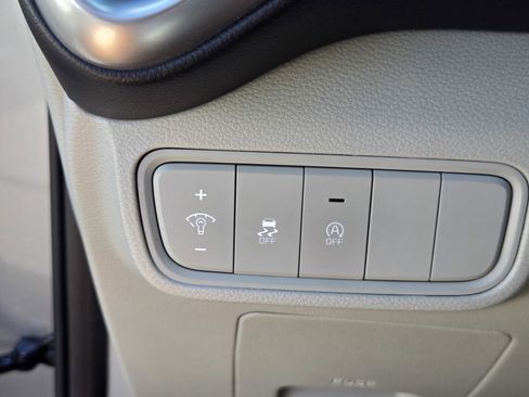 Used 2023 Kia Soul LX FWD image 24
