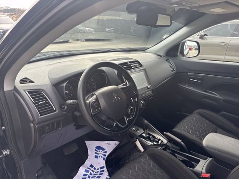 Used 2025 Mitsubishi Outlander Sport ES image 12