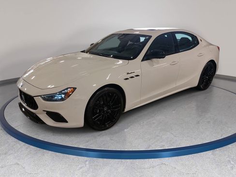 Used 2023 Maserati Ghibli Modena RWD image 1