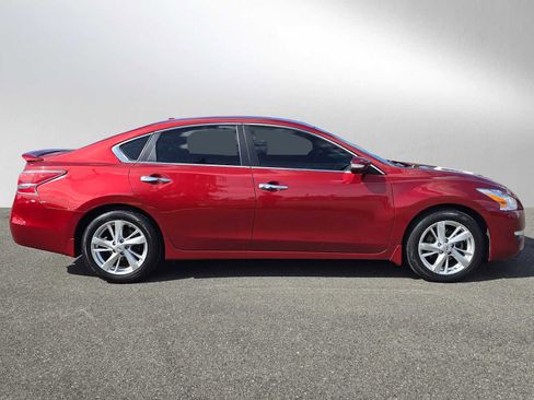 Used 2015 Nissan Altima 2.5 SL w/ Technology Package image 2