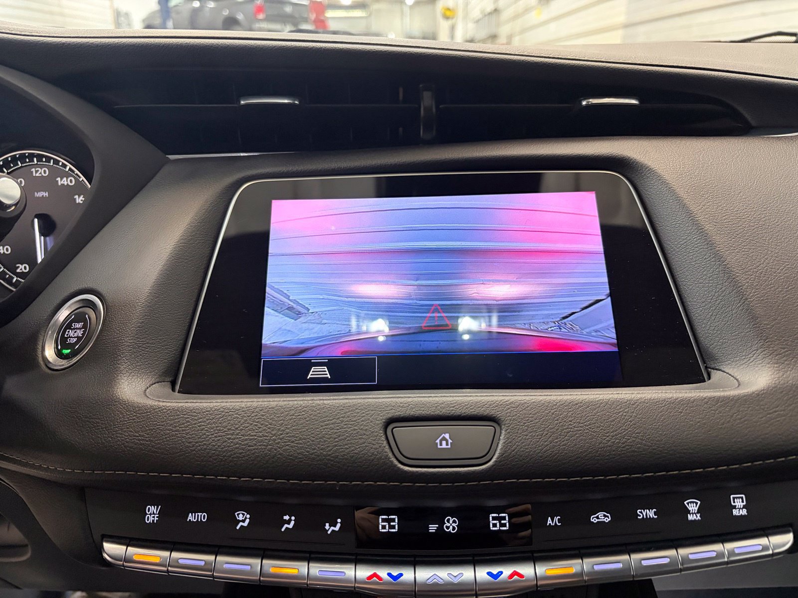 Used 2022 Cadillac XT4 Luxury w/ Cold Weather Package AWD/4WD image 19