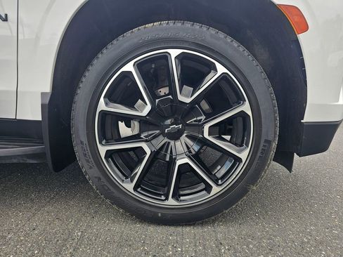 Used 2021 Chevrolet Suburban RST w/ Luxury Package AWD/4WD image 9