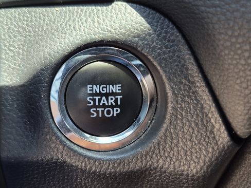 Certified 2025 Toyota RAV4 XLE AWD/4WD image 33