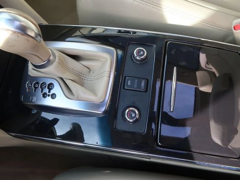 Used 2017 INFINITI QX70 3.7 w/ Premium Package image 47