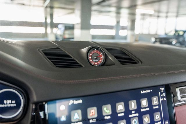 Used 2023 Porsche Cayenne Turbo AWD/4WD image 30
