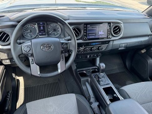 Used 2023 Toyota Tacoma TRD Off-Road AWD/4WD image 15