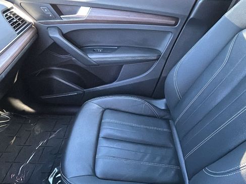 Used 2021 Audi Q5 2.0T Premium Plus w/ Premium Plus Package AWD/4WD image 12