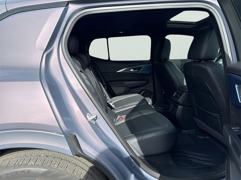 New 2026 Chevrolet Equinox EV LT image 11