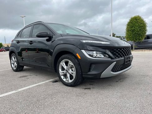 Used 2023 Hyundai Kona SEL w/ Cargo Package FWD image 3