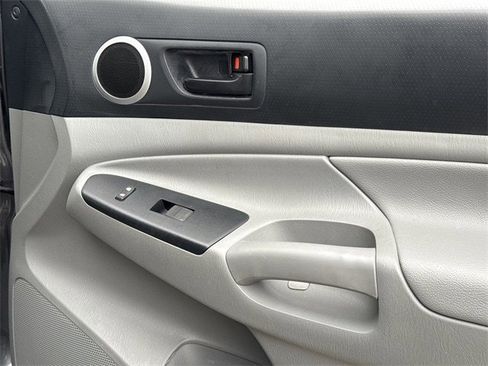 Used 2014 Toyota Tacoma PreRunner w/ SR5 Package image 27