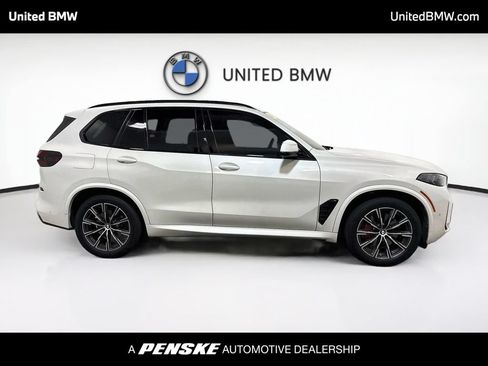 Used 2024 BMW X5 sDrive40i w/ Executive Package RWD image 4