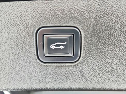 Used 2023 Chevrolet Blazer LT image 30