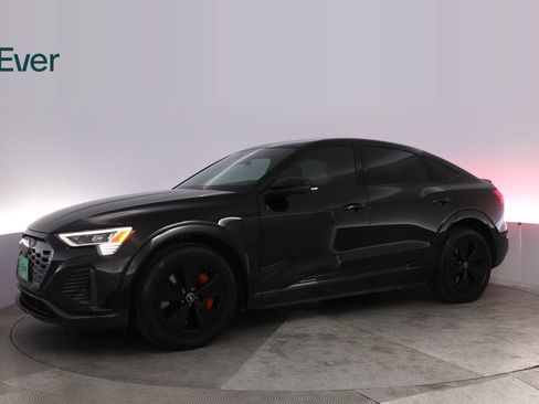 Used 2024 Audi Q8 e-tron Premium Plus w/ Premium Plus Package AWD/4WD image 18