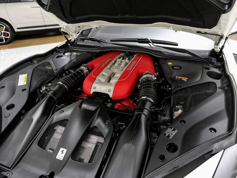 Used 2019 Ferrari 812 Superfast RWD image 56
