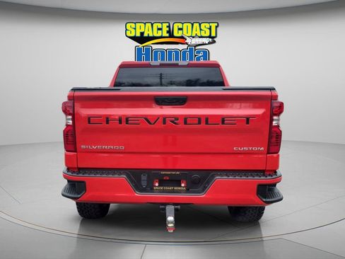 Used 2023 Chevrolet Silverado 1500 Custom image 4