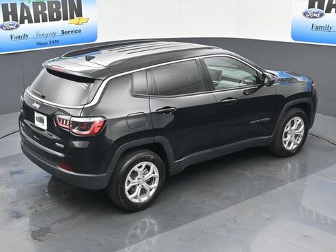 Used 2024 Jeep Compass Latitude AWD/4WD image 26