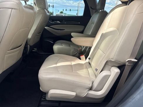 Used 2018 Buick Enclave Essence FWD image 16