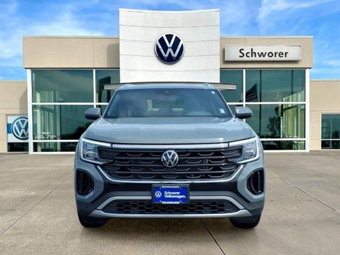 Certified 2024 Volkswagen Atlas Cross Sport SE AWD/4WD image 3