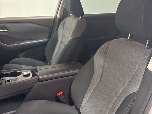 Used 2023 Nissan Rogue SV image 9