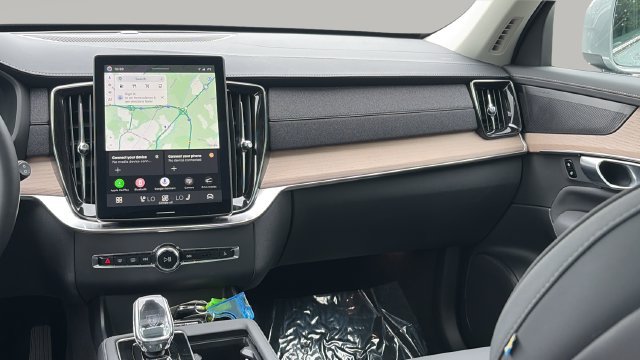 Certified 2026 Volvo XC90 B6 Plus AWD/4WD image 16