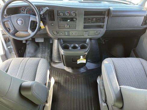 New 2025 GMC Savana 2500 Extended w/ Driver Convenience Package RWD image 21