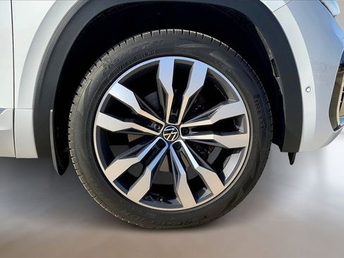 Used 2022 Volkswagen Atlas SEL Premium image 9