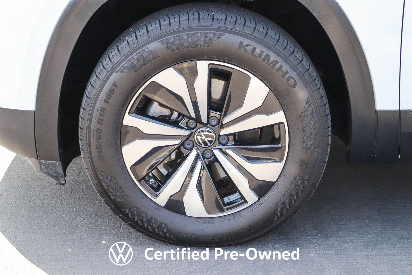 Used 2024 Volkswagen Atlas Cross Sport SE FWD image 12