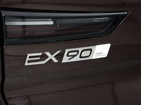 New 2025 Volvo EX90 Ultra image 15