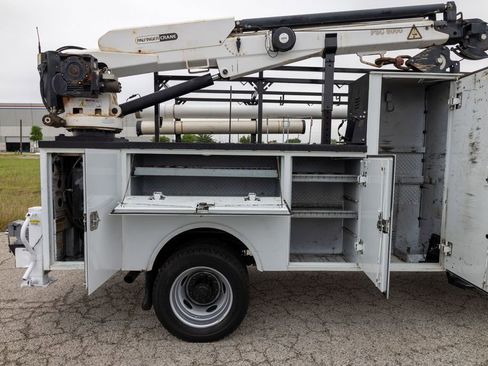 Used 2017 Ford F550 2WD Regular Cab Super Duty image 21