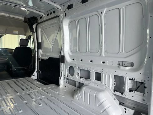Used 2025 Ford Transit 250 148 Medium Roof RWD image 18