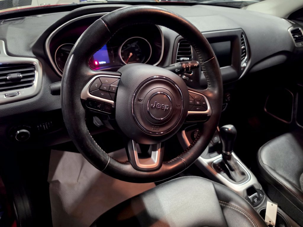 Used 2019 Jeep Compass Latitude AWD/4WD image 4