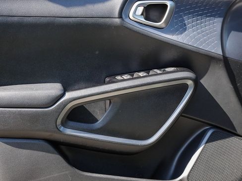Used 2023 Kia Soul EX image 19