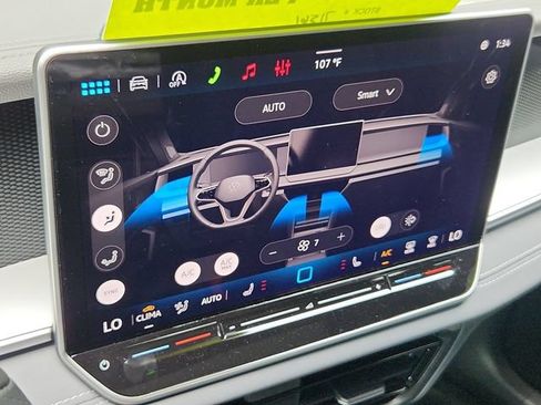 New 2026 Volkswagen Tiguan SE R-Line AWD/4WD image 17