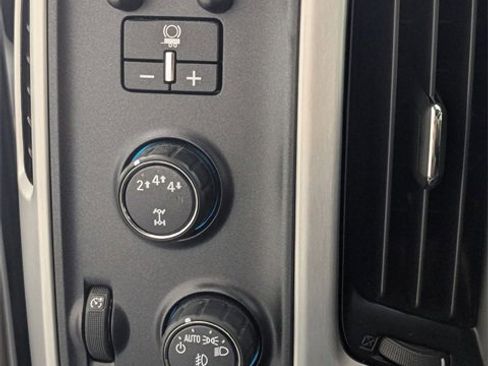 Used 2017 GMC Sierra 2500 SLT w/ Driver Alert Package image 15