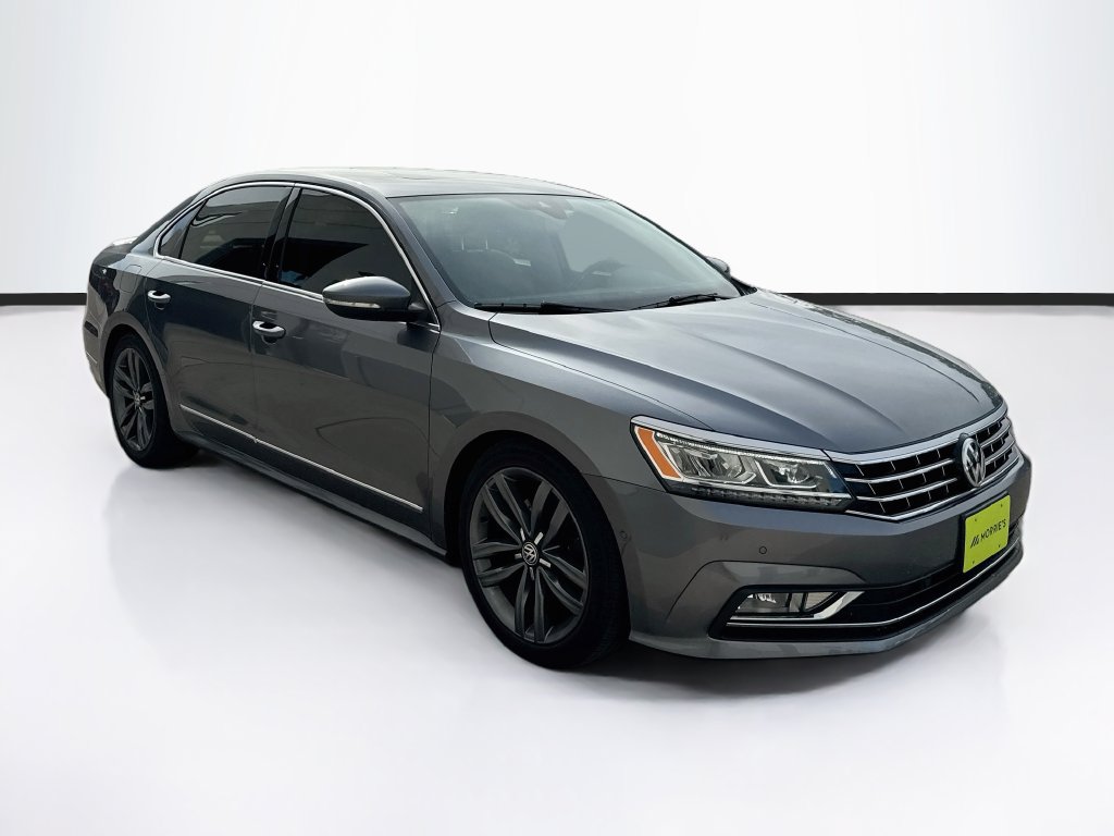 Used 2017 Volkswagen Passat 1.8T SEL Premium FWD image 3